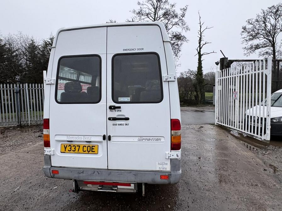 2001 Mercedes-Benz Sprinter – Model: Sprinter 411 CDI – Y337COE