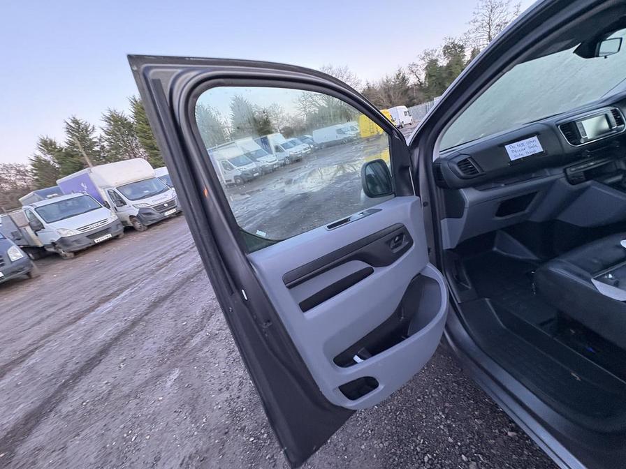 2019 Vauxhall Vivaro – Model: Vivaro 2900 Sportive S/S – DU69ZZA