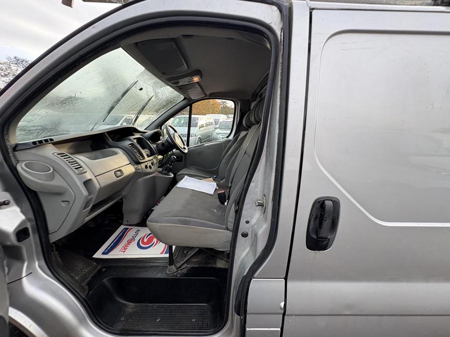 2011 Vauxhall Vivaro – Model: Vivaro 2700 CDTi 113 SWB – FP11YRK