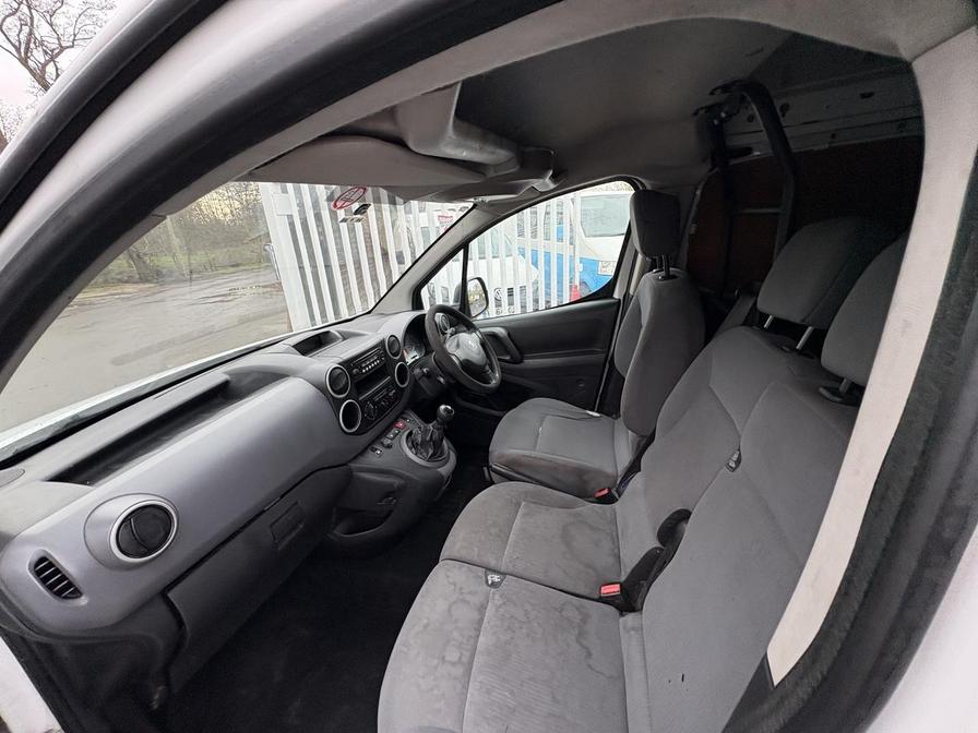 2016 Peugeot Partner – Model: Partner 750 SE L2 Blue HDi – NA16RJV