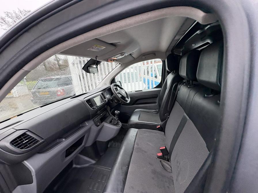 2020 Vauxhall Vivaro – Model: Vivaro 2900 Dynamic S/S – DT69ZWA