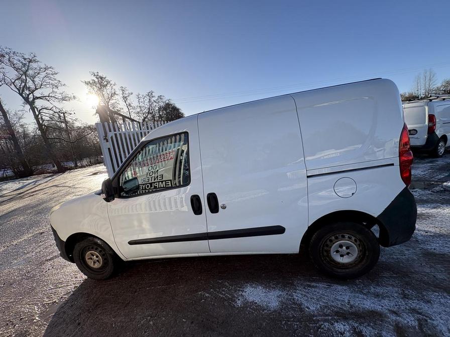 2016 Vauxhall Combo – Model: Combo 2000 L1H1 CDTi – EX66NVM