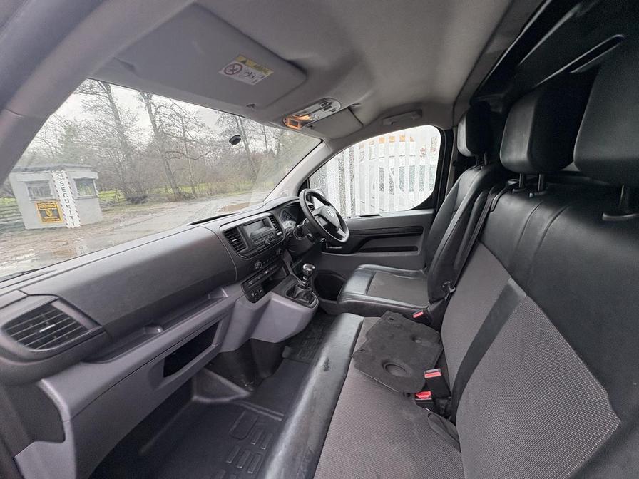 2021 Vauxhall Vivaro – Model: Vivaro 2900 Edition S/S – LB21SZN
