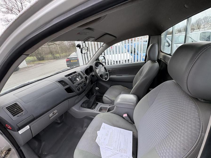 2006 Toyota Hilux – Model: HI-Luxury HL2 4×2 – ML06JAO/P66LUX