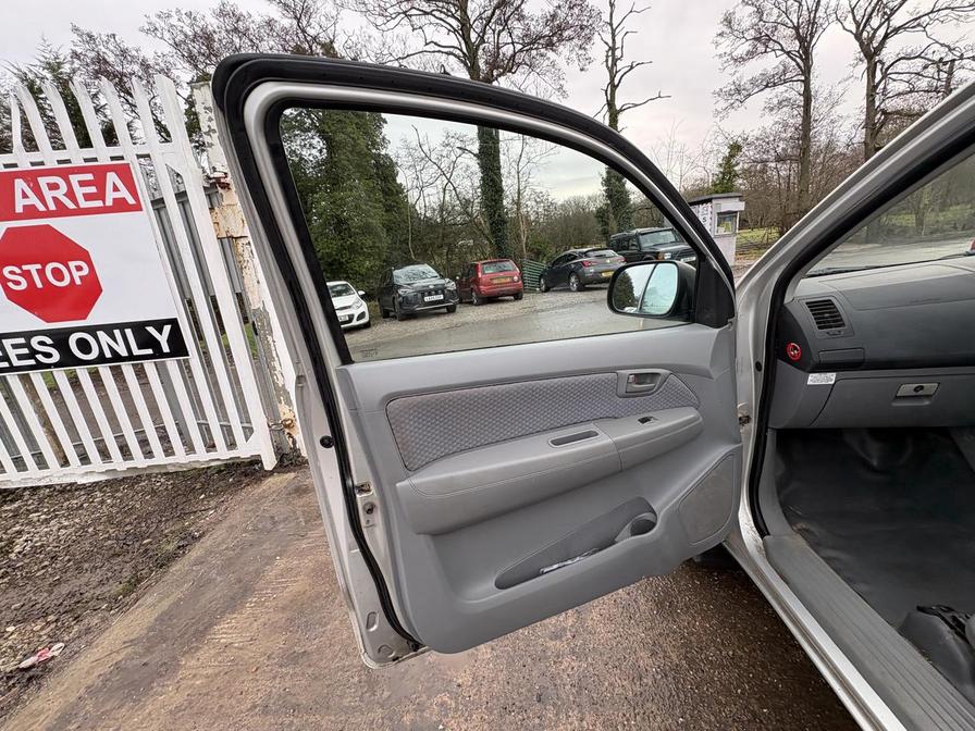 2006 Toyota Hilux – Model: HI-Luxury HL2 4×2 – ML06JAO/P66LUX