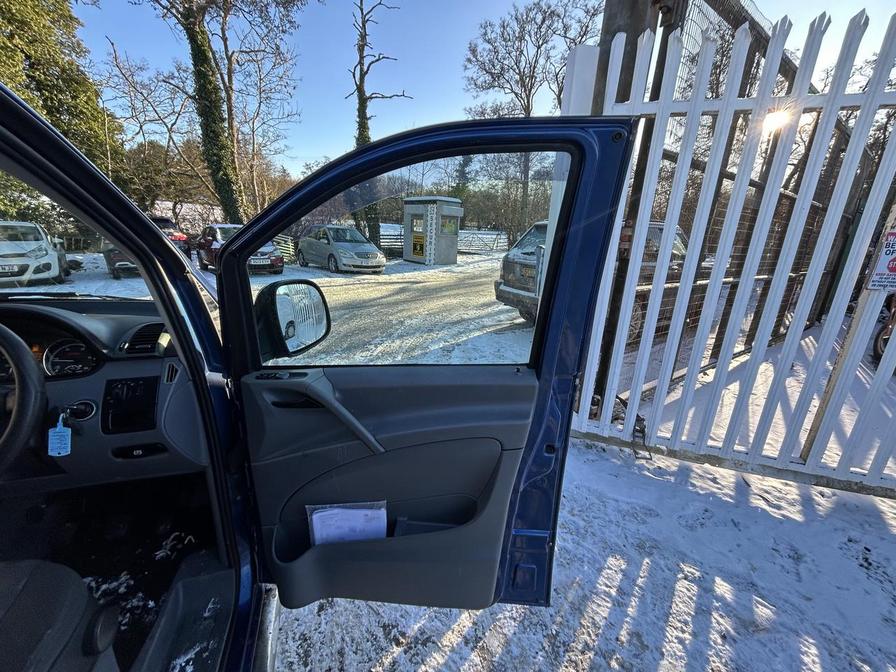 2009 Mercedes-Benz Vito – Model: Vito 111 CDI Compact – YG09WZJ