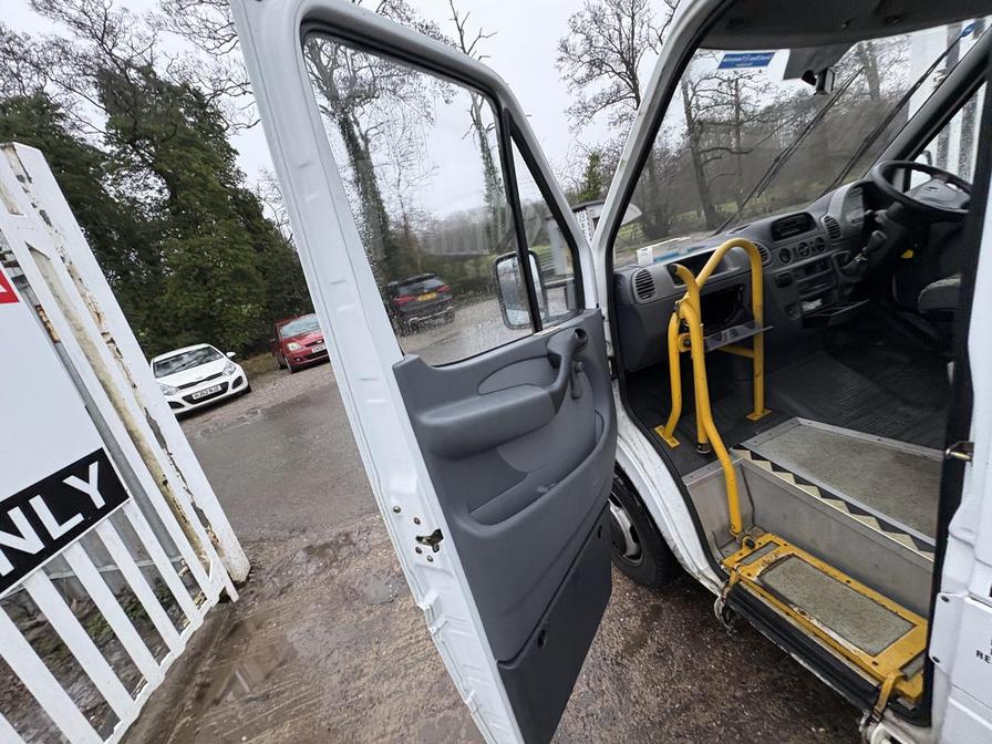 2001 Mercedes-Benz Sprinter – Model: Sprinter 411 CDI – Y337COE