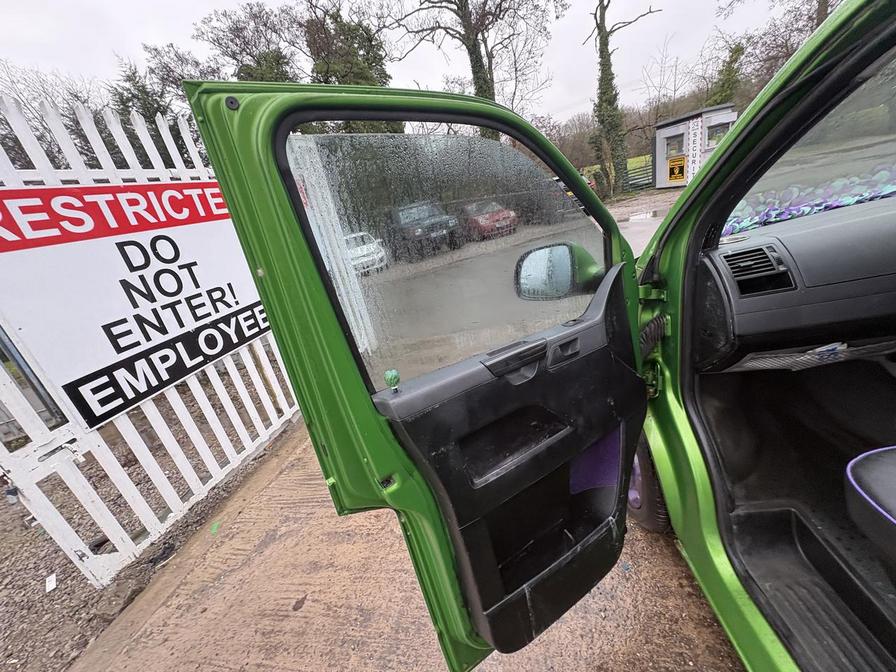 2011 Volkswagen Transporter – Model: Transporter T30 84 TDI SWB – SB11VFA