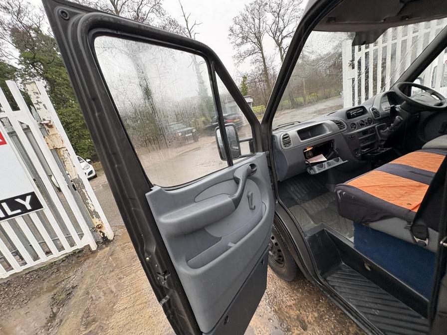 2005 Mercedes-Benz Sprinter – Model: Sprinter 208 CDI SWB – DE55FPD