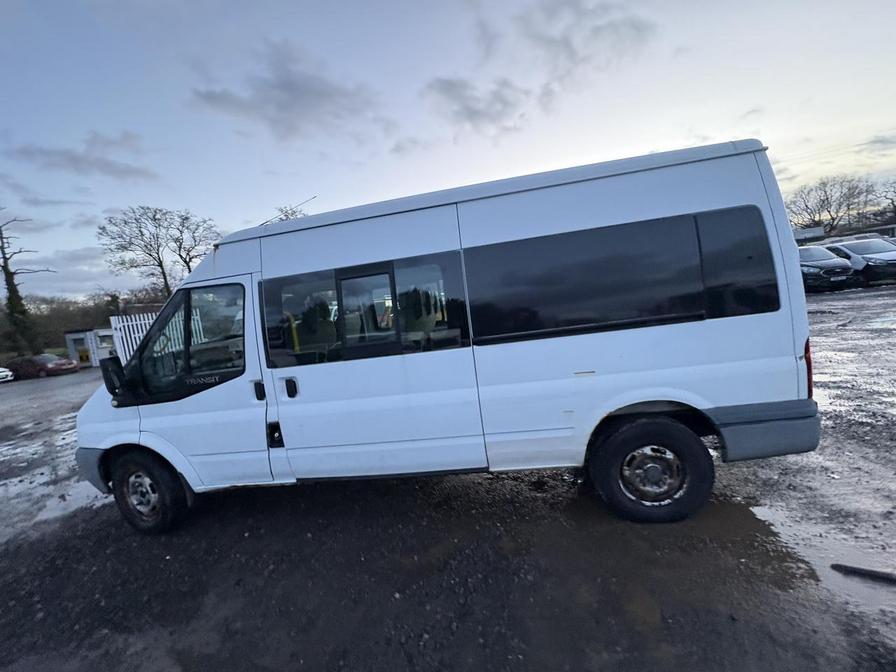 2007 Ford Transit – Model: Transit 100 15-Seat RWD – LC07FVW