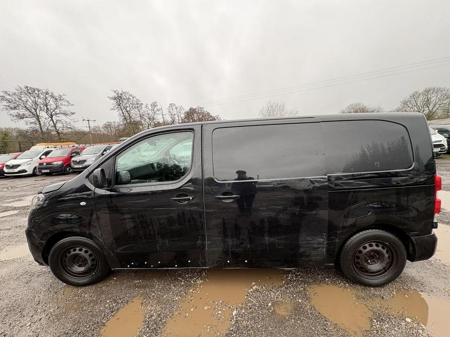 2021 Vauxhall Vivaro – Model: Vivaro 2700 Sportive S/S – RJ21XWF