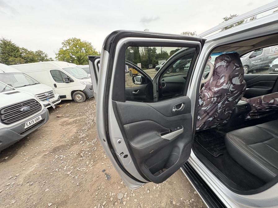 2017 Nissan Navara – Model: Navara Tekna dCi – VN17VVF