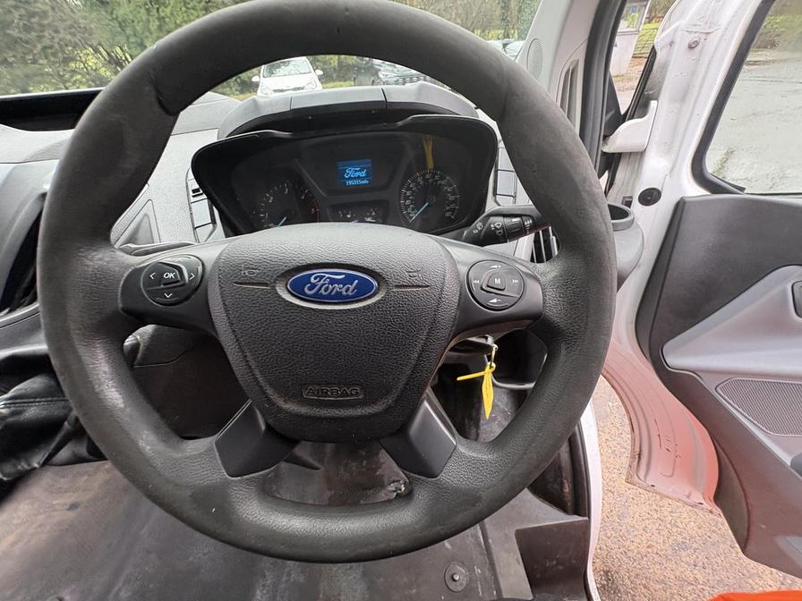 2015 Ford Transit Custom – Model: Transit Custom 270 E-Tech – YL65DKU