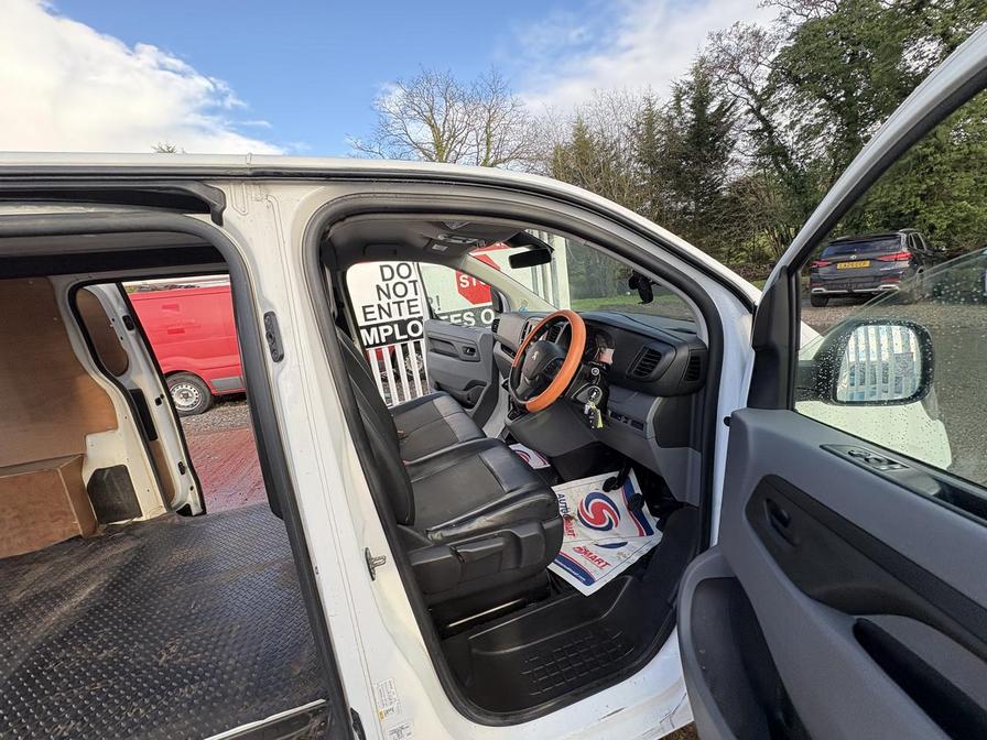 2018 Peugeot Expert – Model: Expert Professional Standard Blue HDi – SL18NPX