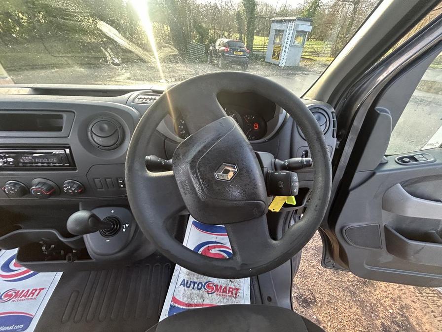 2015 Renault Master – Model: Master MM33 Business dCi Semi-Auto – YJ15EMK