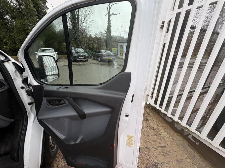 2015 Ford Transit Custom – Model: Transit Custom 270 E-Tech – YL65DKU