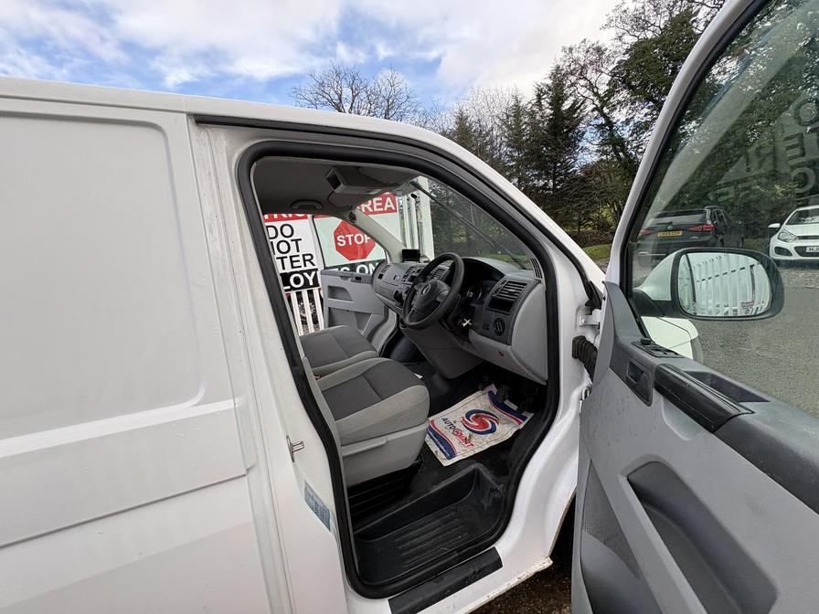 2014 Volkswagen Transporter – Model: Transporter T28 StartLine TDI – MF64MYO