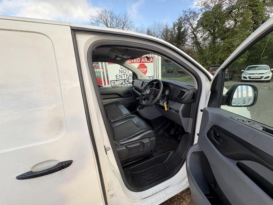 2020 Vauxhall Vivaro – Model: Vivaro 2700 Edition S/S – DL69YJO
