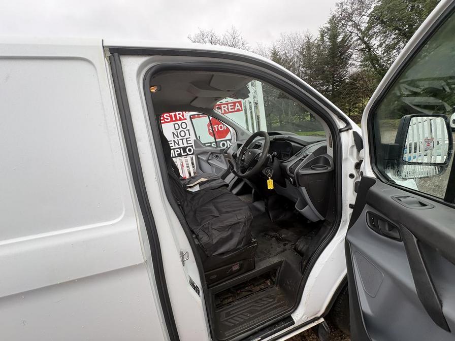 2015 Ford Transit Custom – Model: Transit Custom 270 E-Tech – YL65DKU