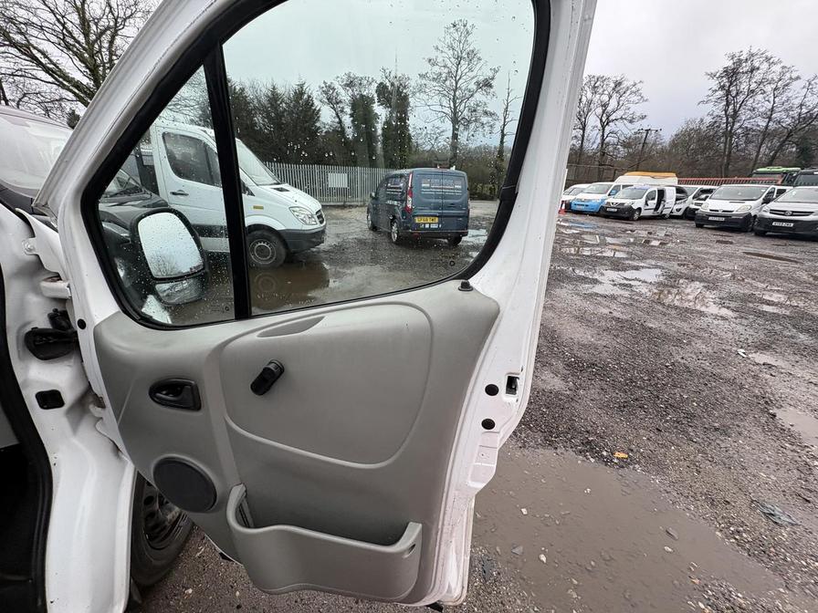 2005 Vauxhall Vivaro – Model: Vivaro 2900 DI SWB – FE55VLP