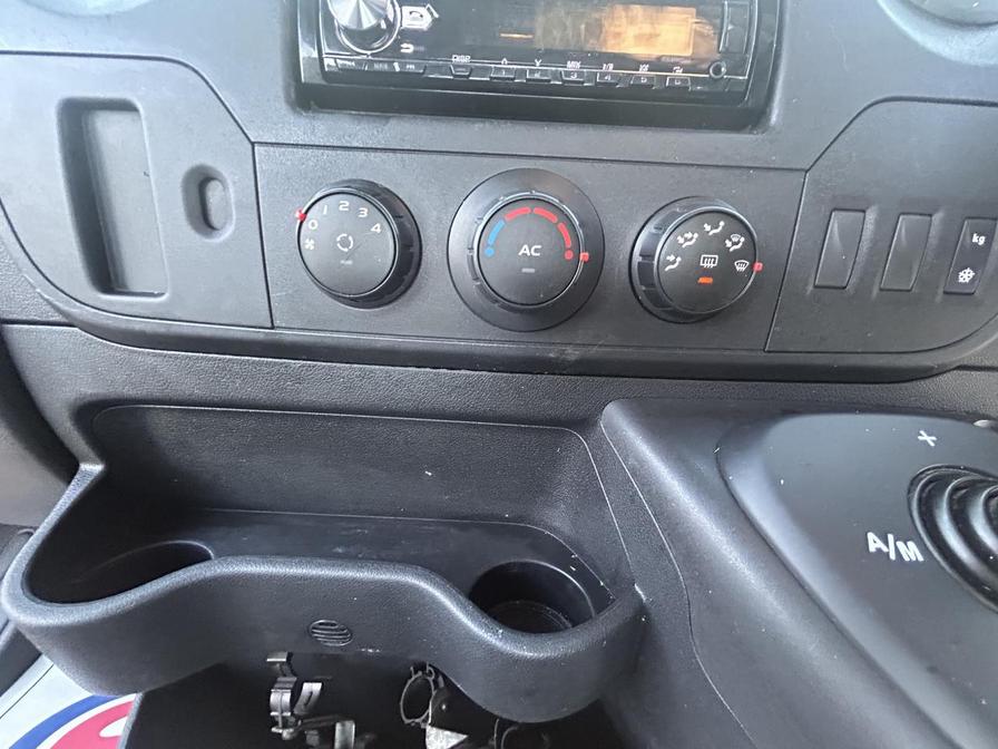 2015 Renault Master – Model: Master MM33 Business dCi Semi-Auto – YJ15EMK