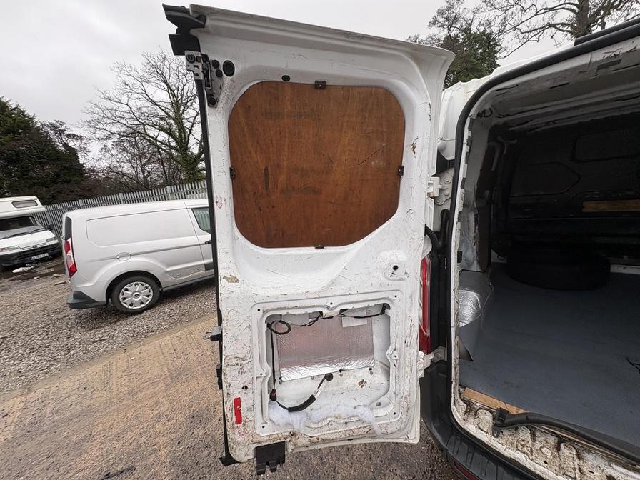 2015 Ford Transit Custom – Model: Transit Custom 270 E-Tech – YL65DKU