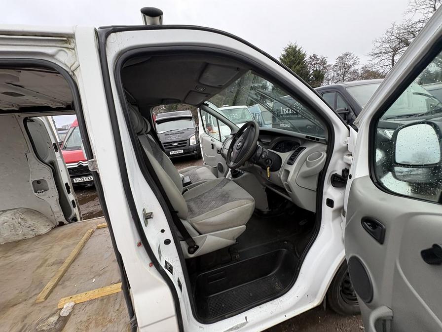 2005 Vauxhall Vivaro – Model: Vivaro 2900 DI SWB – FE55VLP