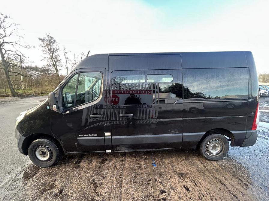 2015 Renault Master – Model: Master MM33 Business dCi Semi-Auto – YJ15EMK