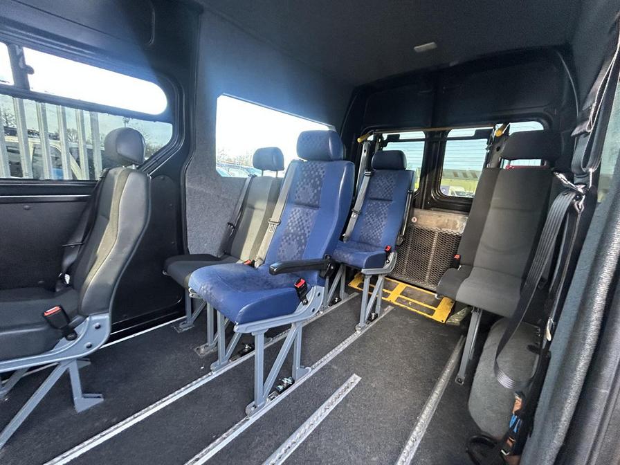 2015 Renault Master – Model: Master MM33 Business dCi Semi-Auto – YJ15EMK