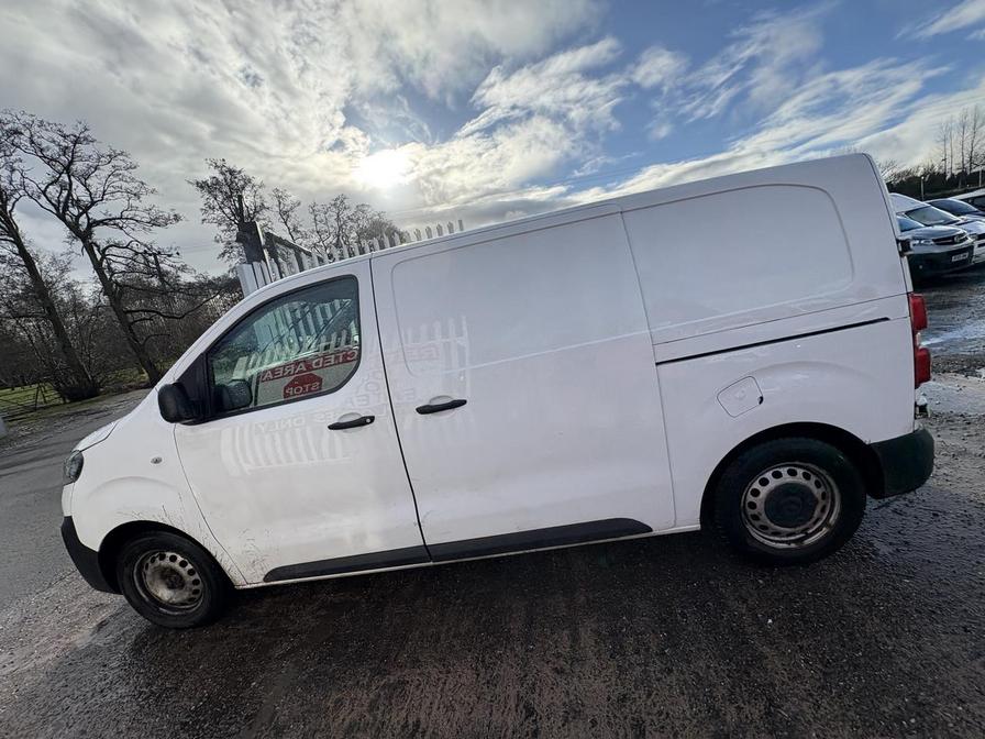 2020 Vauxhall Vivaro – Model: Vivaro 2700 Edition S/S – DL69YJO