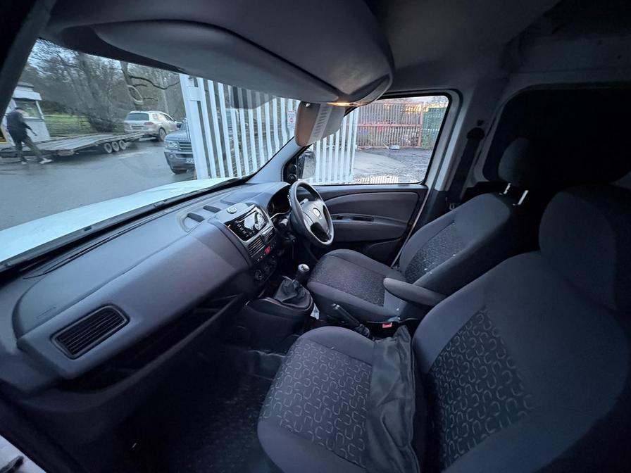 2017 Fiat Doblo Cargo – Model: Doblo 16V SX MultiJet II – HJ67WHG