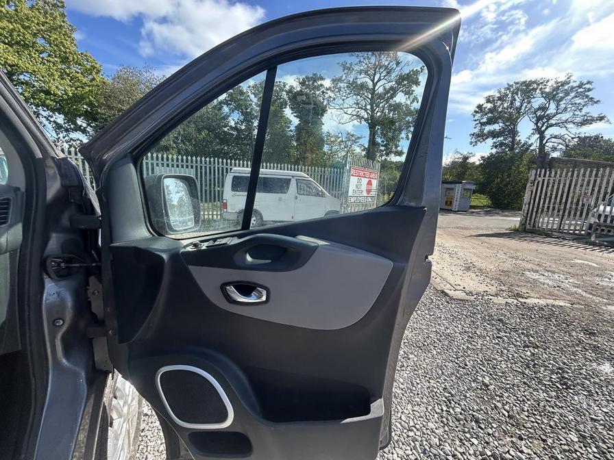 2017 Renault Trafic – Model: Trafic LL29 Sport Nav dCi – HT17GSY