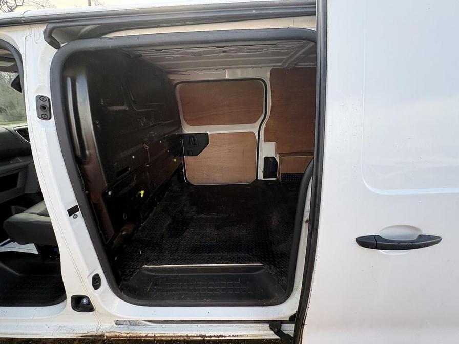 2018 Peugeot Expert – Model: Expert Professional Standard Blue HDi – SL18NPX