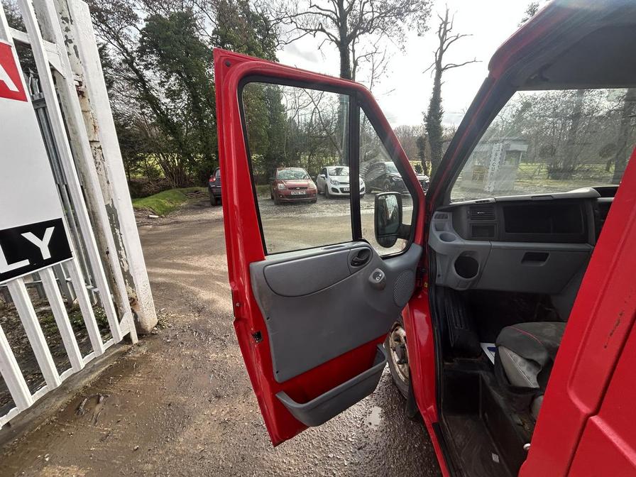 2013 Ford Transit – Model: Transit 125 T300 FWD – EJ63PKC