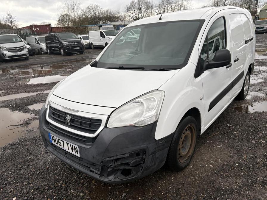 2017 Peugeot Partner – Model: Partner S L2 Blue HDi – NU67TVN