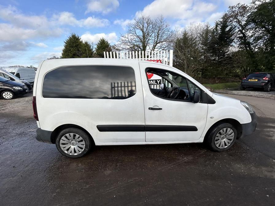 2017 Citroen Berlingo – Model: Berlingo 625 Enterprise Blue HDi – FG66OEA