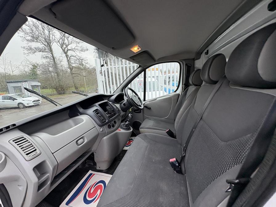 2012 Vauxhall Vivaro – Model: Vivaro 2700 CDTi 113 SWB – YC12XGG