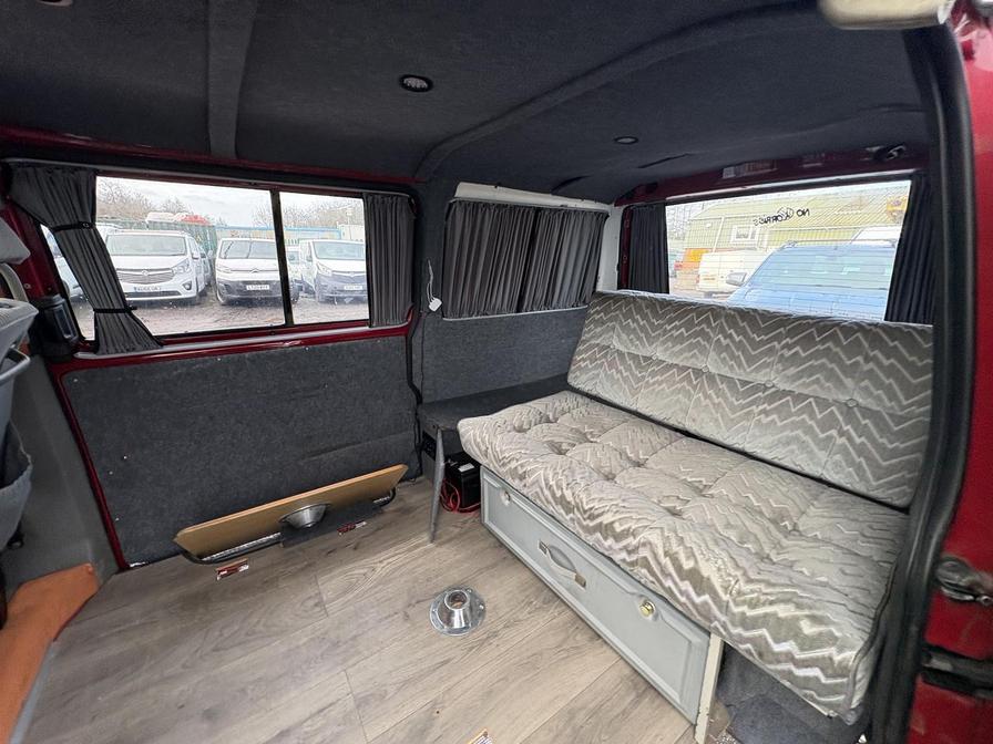 1998 Volkswagen Caravelle – Model: Caravelle SWB – R670YHL