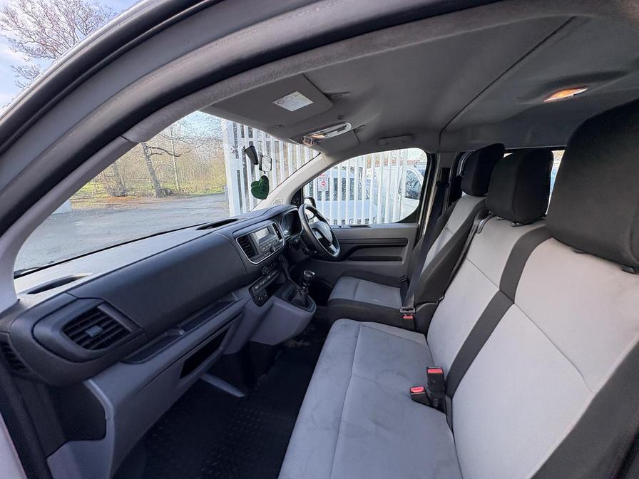 2019 Peugeot Expert – Model: Expert Combi Blue HDi S/S – GK19VXB