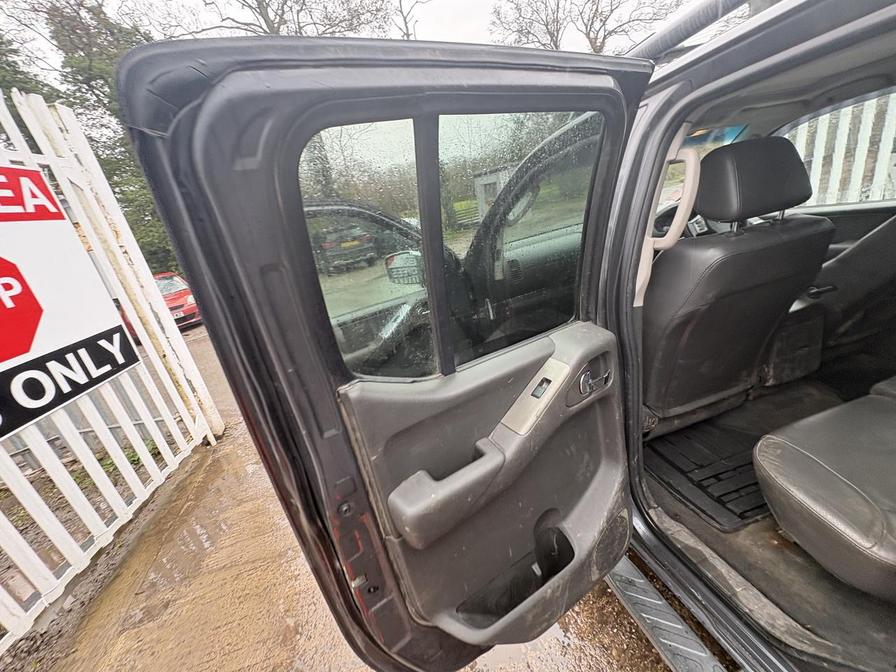 2009 Nissan Navara – Model: Navara Aventura Double Cab dCi – DN58HZW
