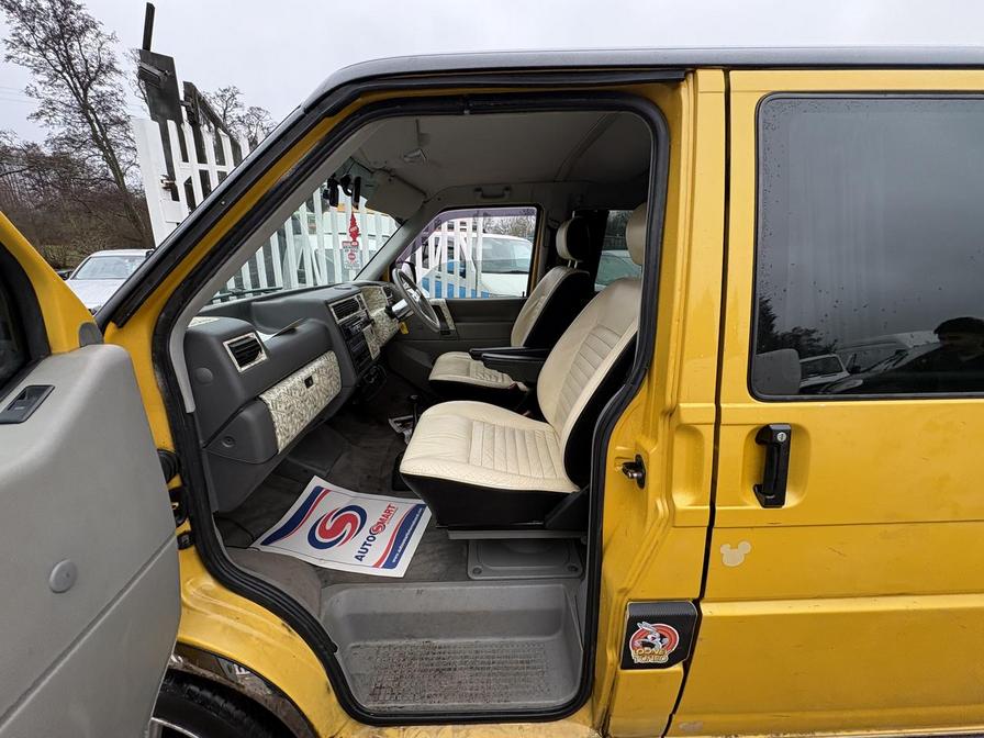 1997 Volkswagen Caravelle – Model: Caravelle Auto SWB – R639PBW