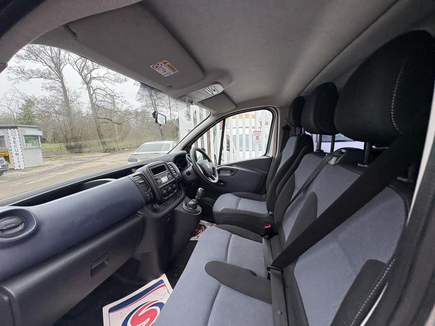 2016 Vauxhall Vivaro Combi – Model: Vivaro CDTi – NV16JCU