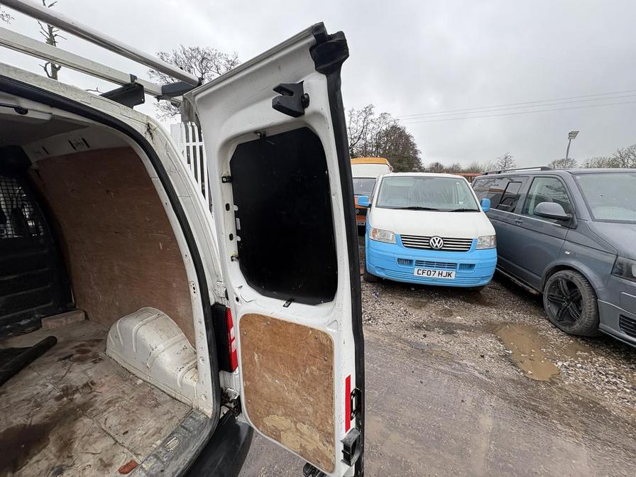 2012 Volkswagen Caddy – Model: Caddy C20 TDI 75 – LG62FTC