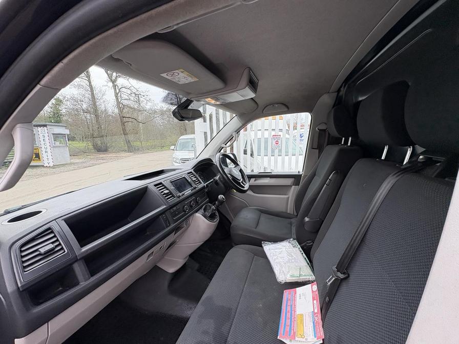 2015 Volkswagen Transporter – Model: Transporter T32 Highline TDI BlueMotion Technology – WP65OPO