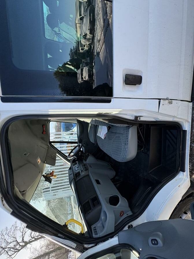 2008 Ford Transit – Model: Transit 100 17-Seat RWD – DK08DNK