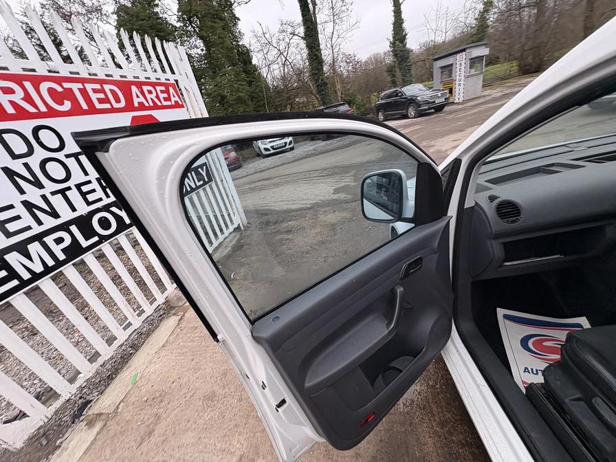2011 Volkswagen Caddy – Model: Caddy C20 TDI 102 – RO11VHF