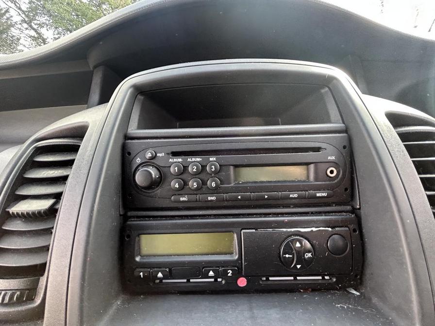 2010 Vauxhall Vivaro – Model: Vivaro  2900 CDTI LWB – DY60KGE