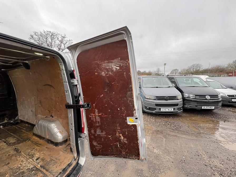 2015 Ford Transit Custom – Model: Transit Custom 270 Limited E-Tech – BF65VUD