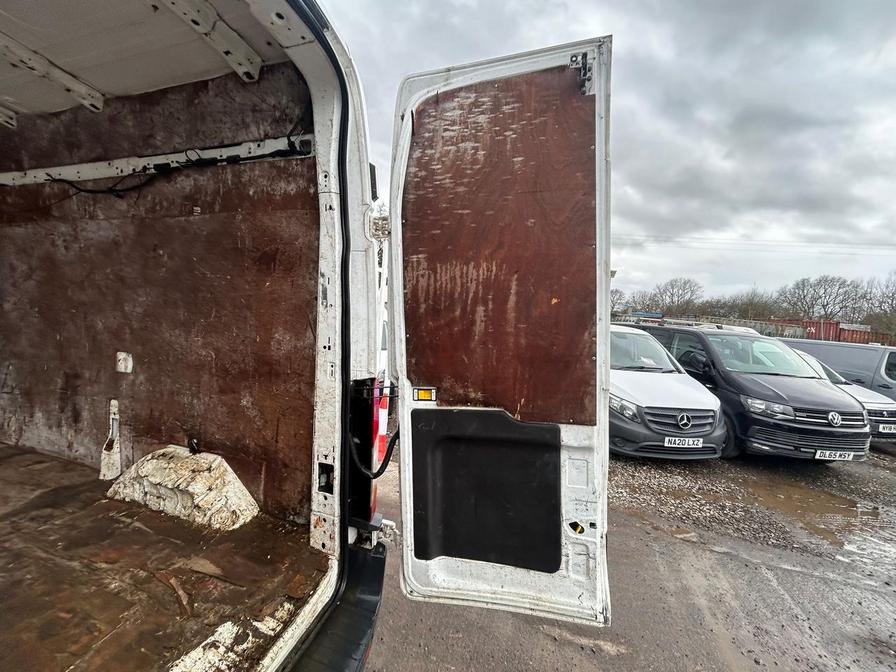 2015 Ford Transit – Model: Transit 350 – YC15ZDT