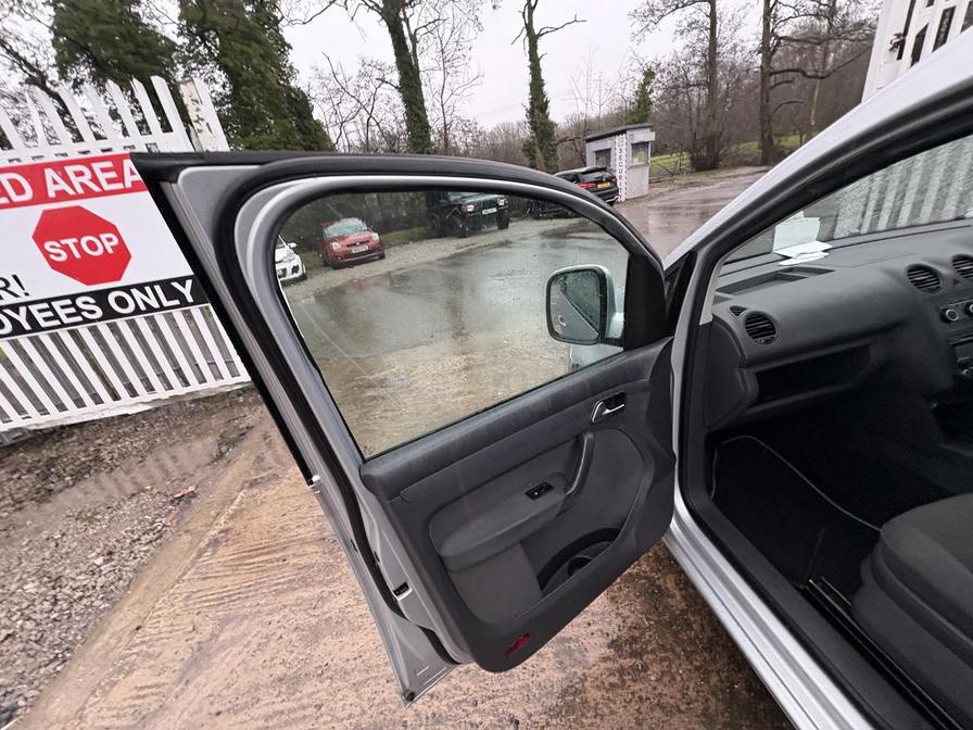 2011 Volkswagen Caddy – Model: Caddy Maxi C20 Life TDI Semi-Auto – RE11RRX